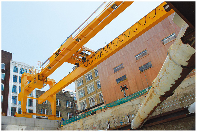 英瓦曼德大型门式起重机